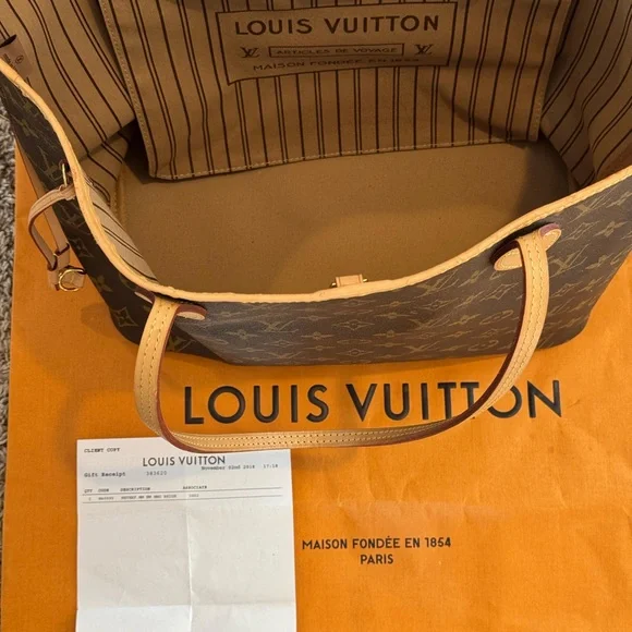 Louis Vuitton Neverfull MM – Monogram Canvas – Authentic – Very Gently Used - Picture 3 of 10